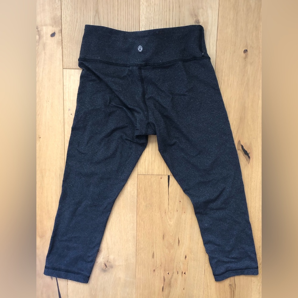 Crop yoga pants